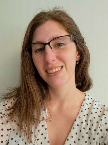 Autorinnenbild für mein Pseudonym Amara Laurenz