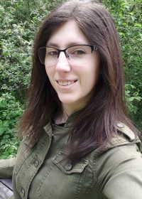 Ich_Sidebar Katrin Biasi im Wald